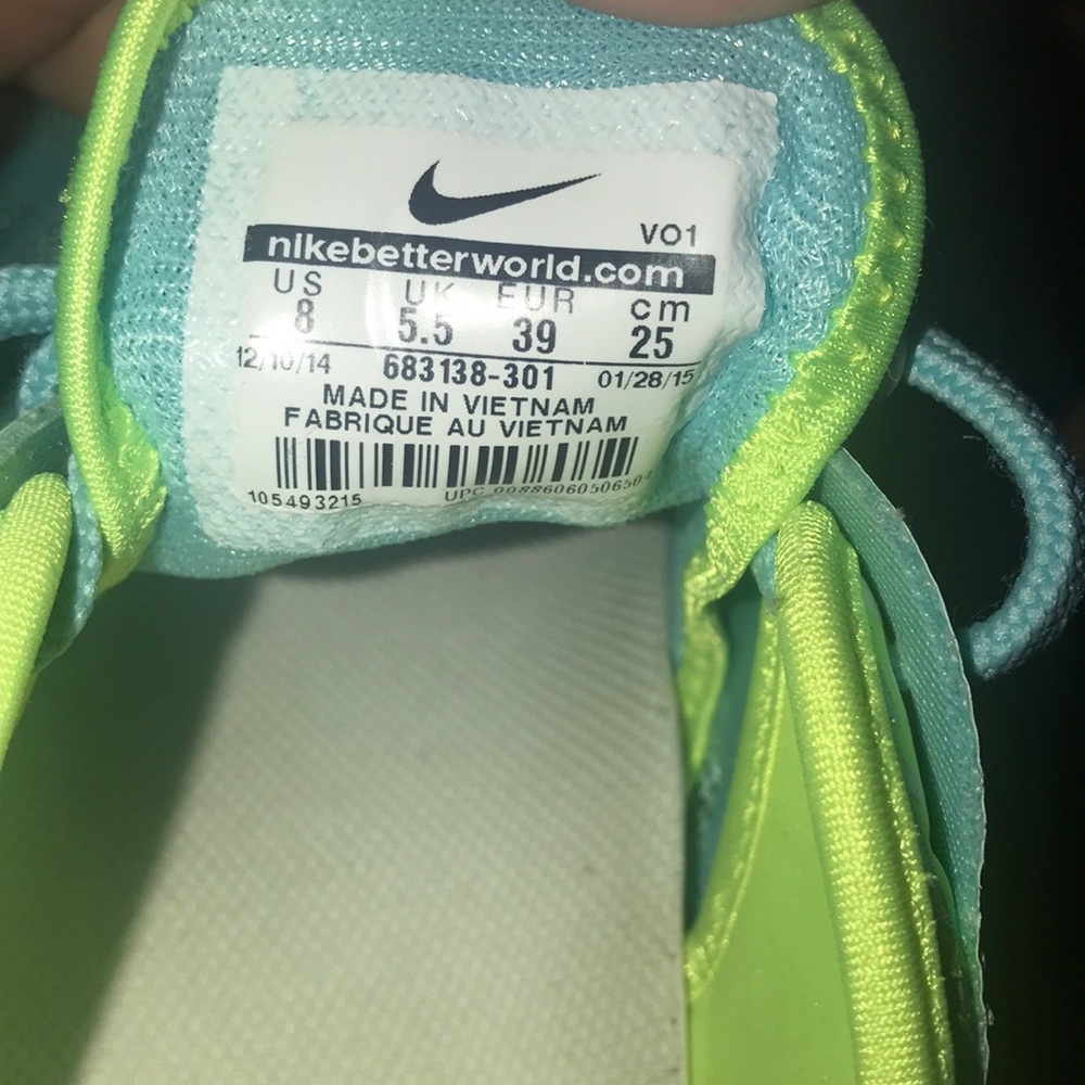Shoes - Picture 4 of 4
